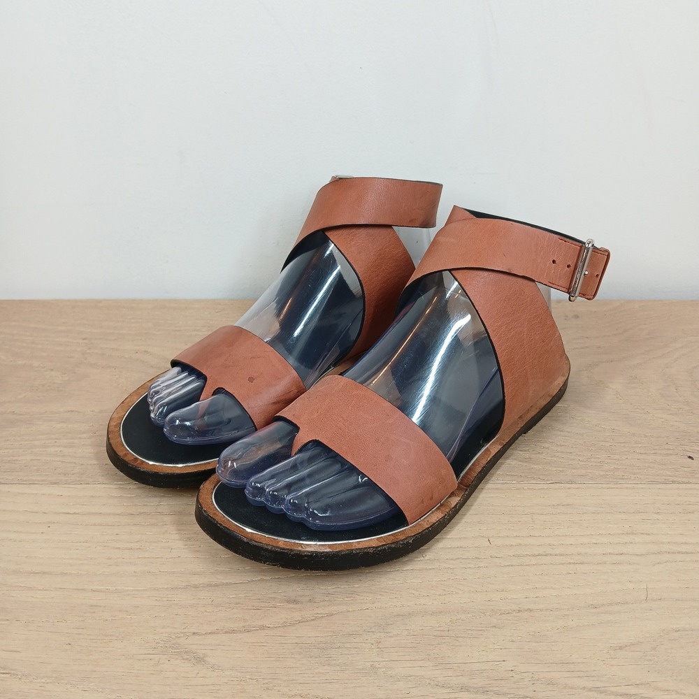 Vince Sandals Womens 7.5M Tan Brown Leather Buckle Flat Minimalist Ankle Strap